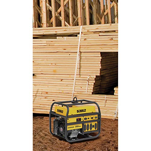 dewalt-4500-watt-portable-generator-with-honda-engine-120-240v-recoil-start image 7