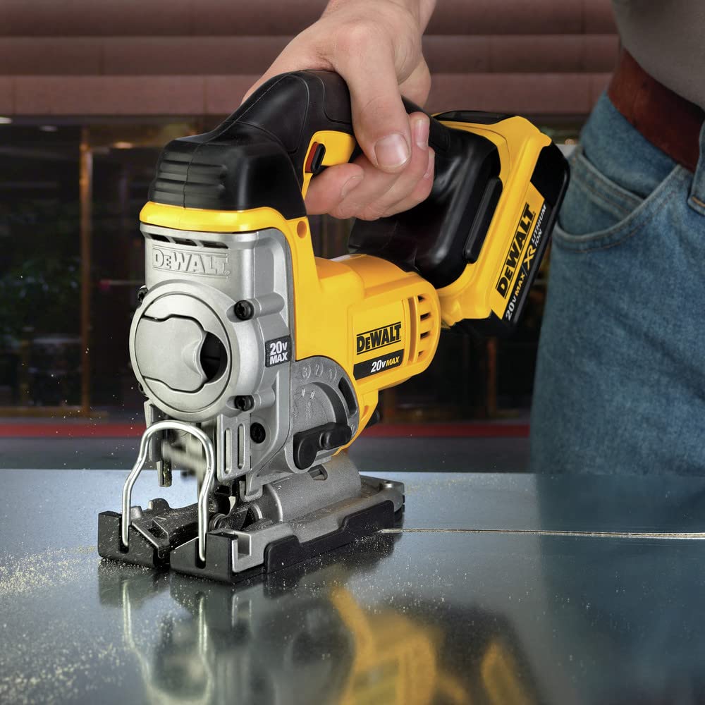 dewalt-dcs331m1-20v-max-cordless-jig-saw-kit image 6