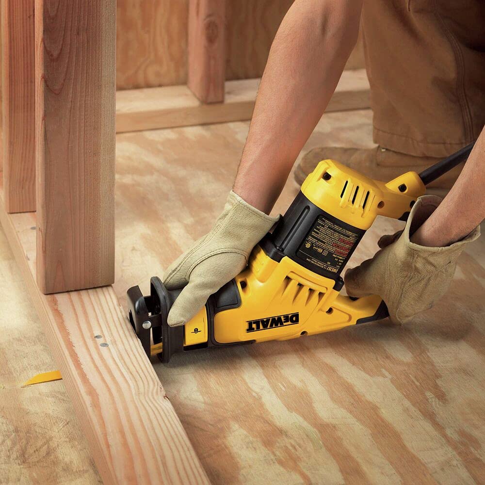 dewalt-dwe357-10-amp-compact-reciprocating-saw image 8