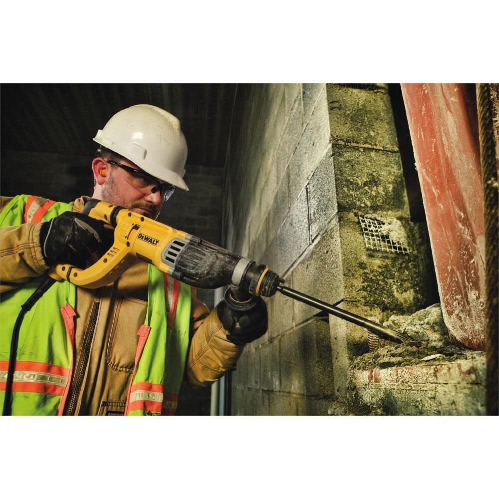 dewalt-d25263k-sds-plus-rotary-hammer-1-1-8-inch-vibration-control image 6