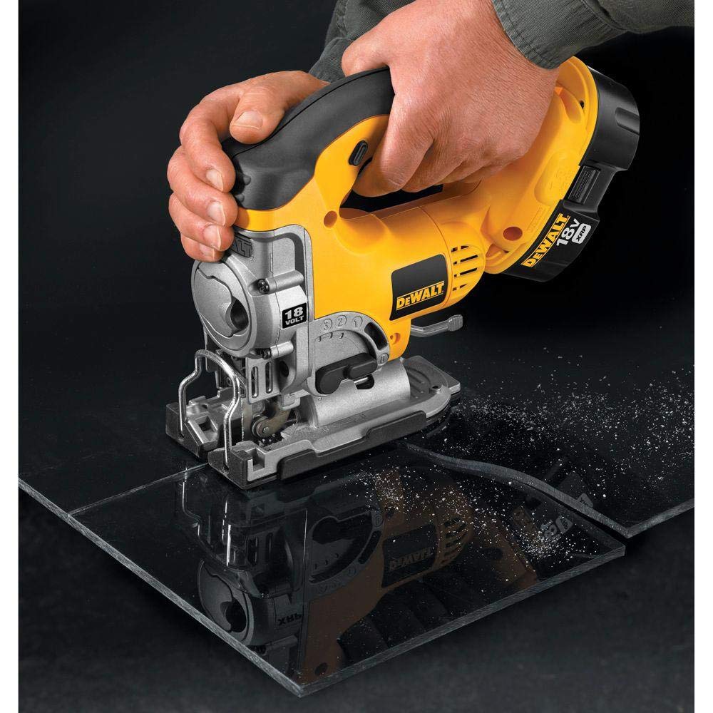 dewalt-dc330k-heavy-duty-18v-ni-cad-cordless-top-handle-jig-saw-kit image 7
