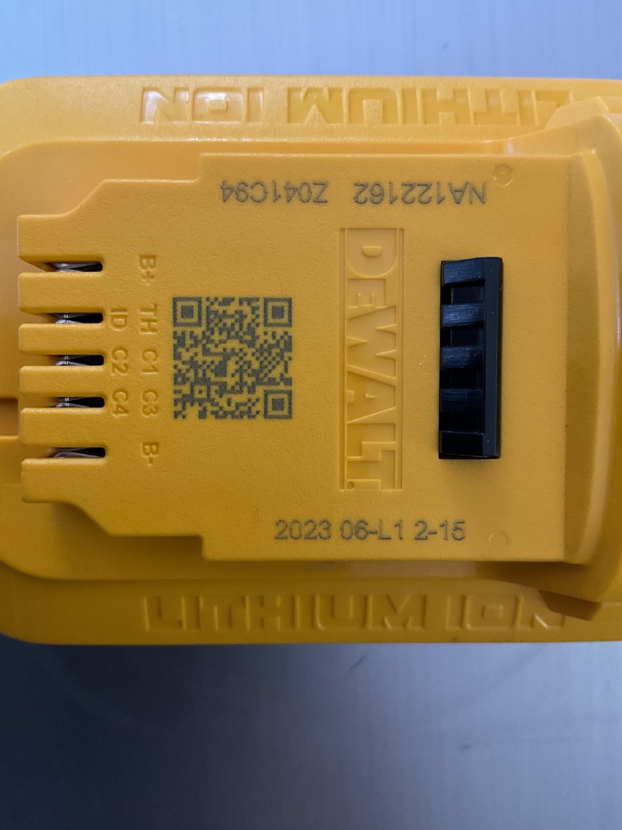 Solid battery
