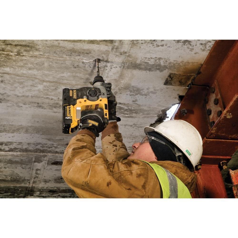 dewalt-dch273p2-20v-max-xr-brushless-1-inch-sds-rotary-hammer-with-5-0ah-batteri image 2