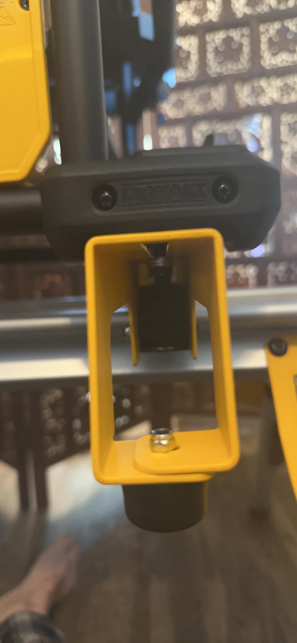 Makes saw mobile