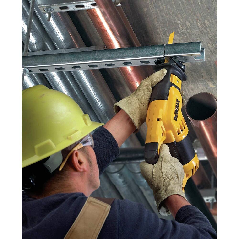 dewalt-dwe357-10-amp-compact-reciprocating-saw image 6