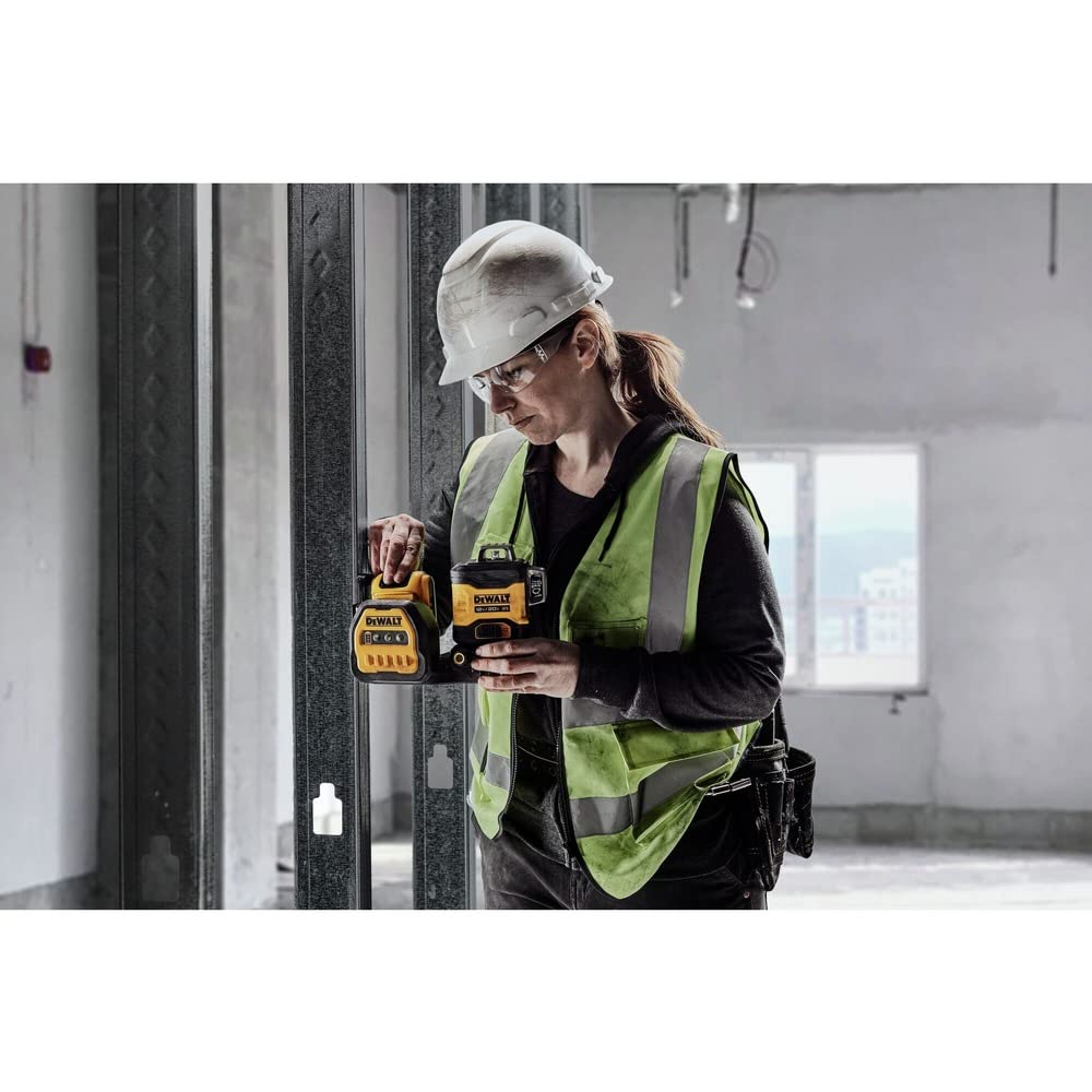 dewalt-20v-12v-max-3x360-green-laser-level-kit-dcle34030g image 6