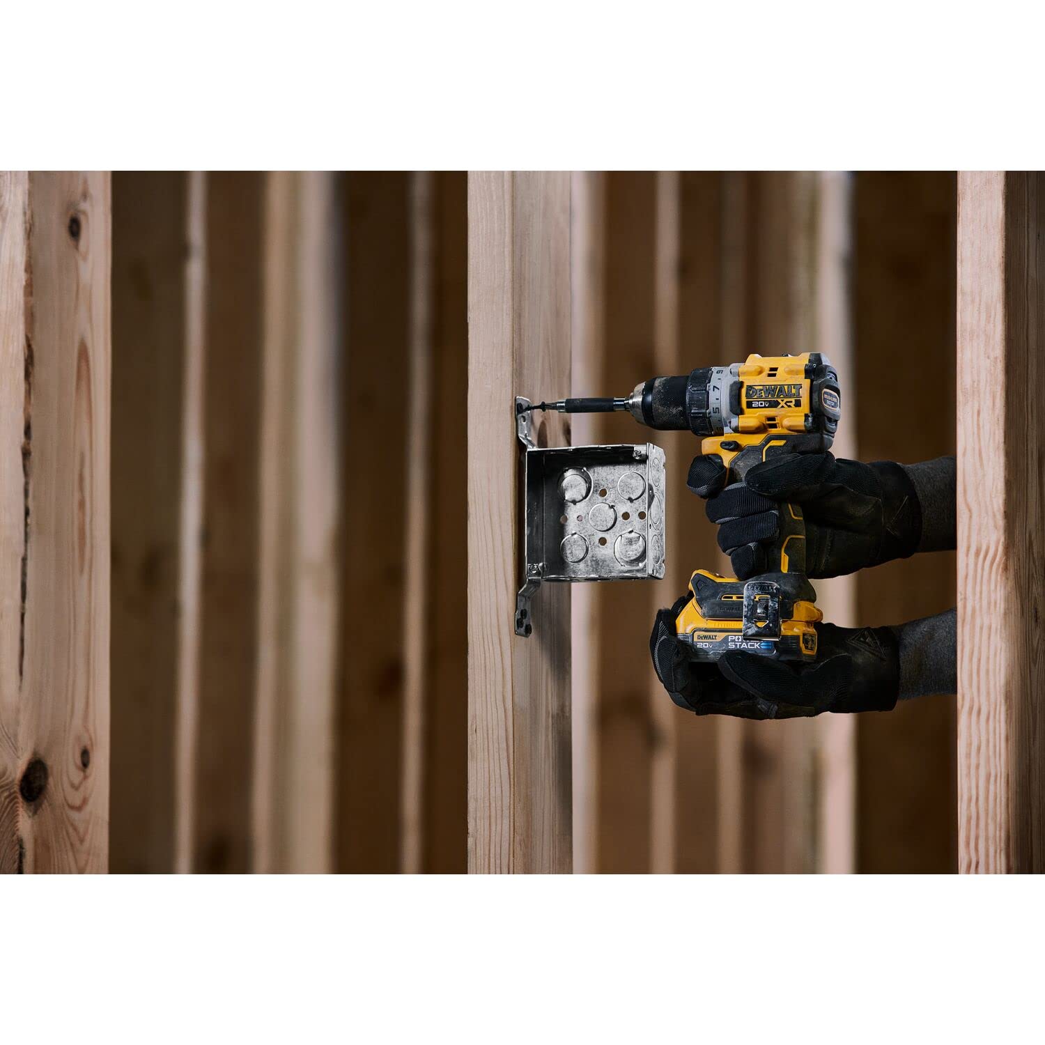 dewalt-20v-max-xr-dcd800d1e1-compact-brushless-drill-driver-kit-with-powerstack- image 2