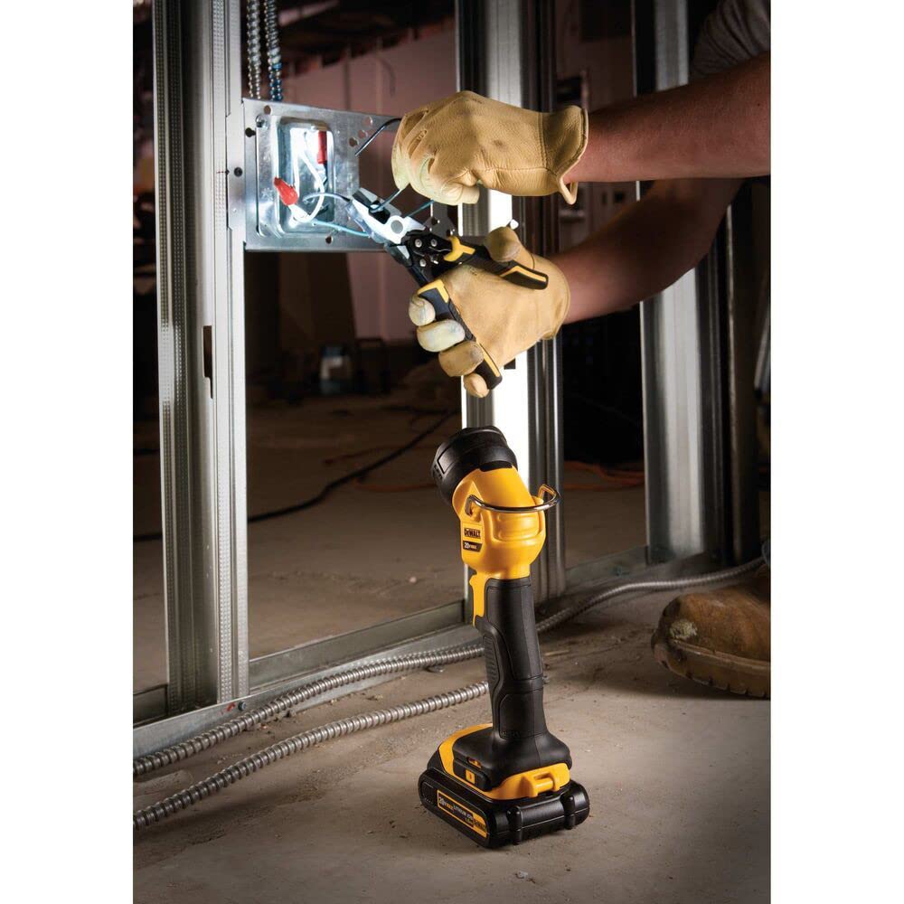 dewalt-dck483d2-20v-max-xr-brushless-compact-4-tool-combo-kit image 7