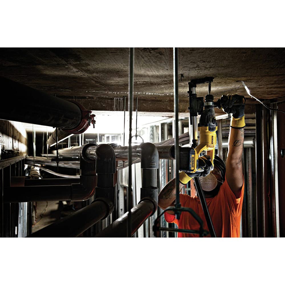 dewalt-dch133m2-20v-max-xr-brushless-1-inch-d-handle-rotary-hammer-kit image 8