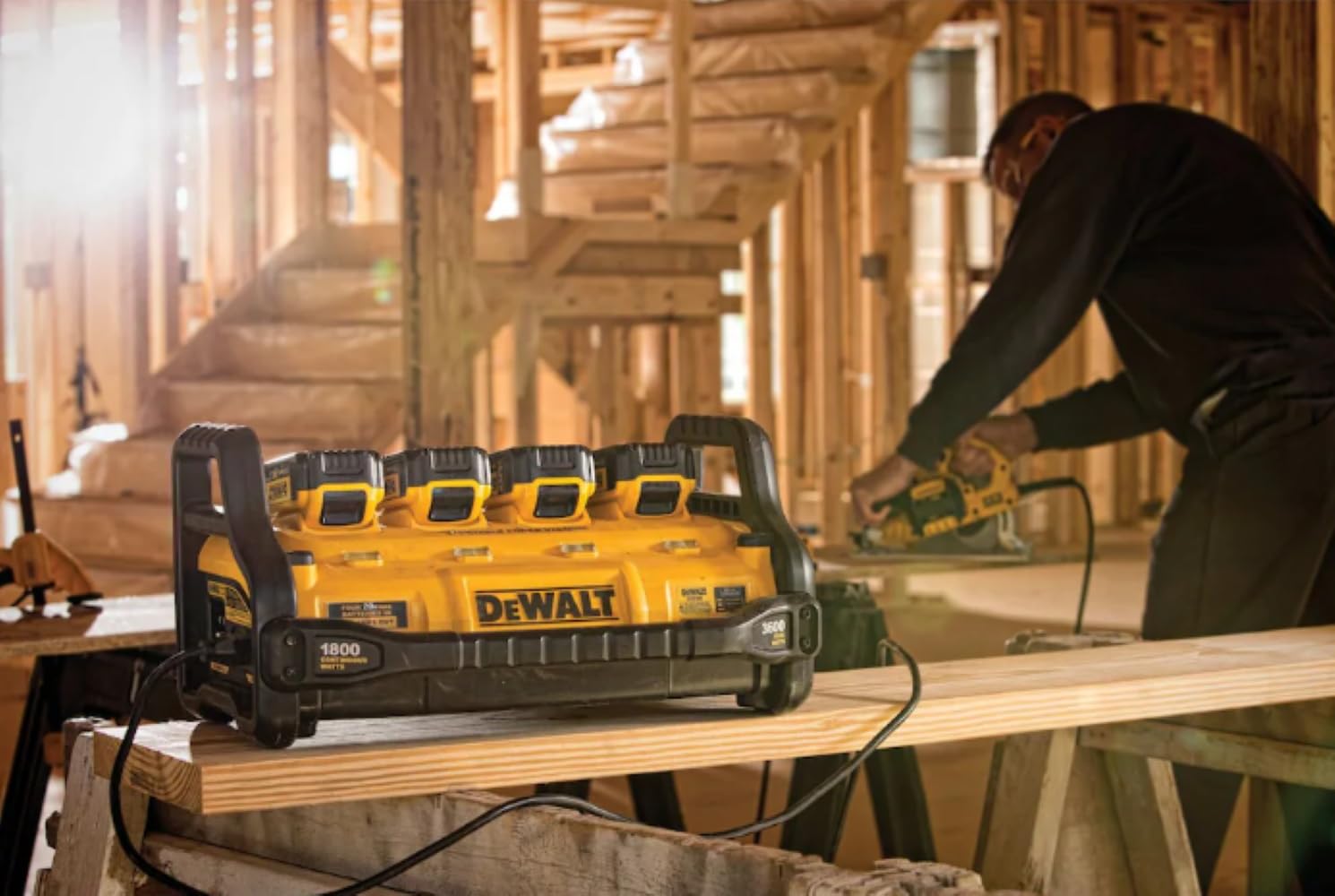 dewalt-dcb1800b-flexvolt-portable-power-station-tool-only image 4