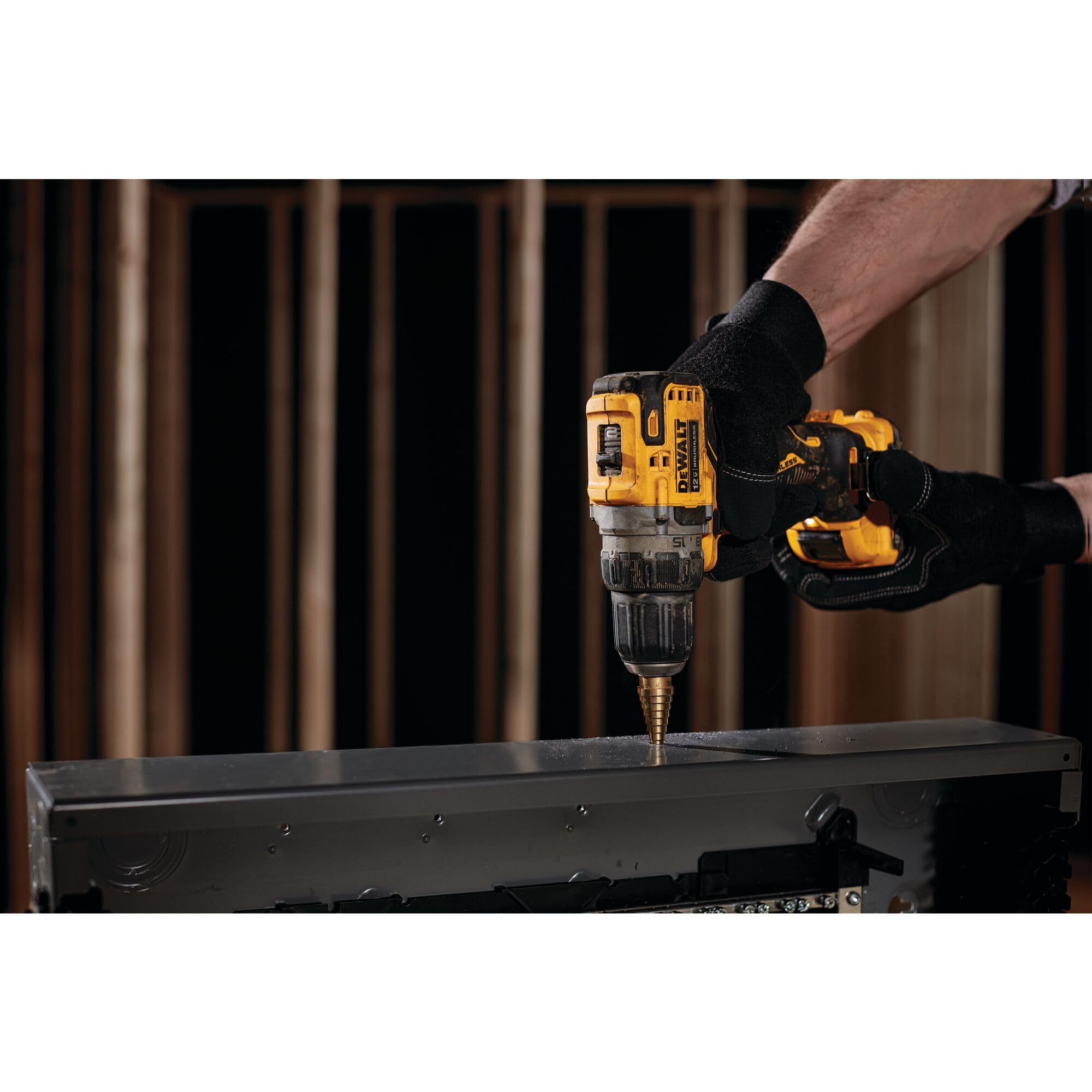 dewalt-xtreme-12v-max-brushless-3-8-cordless-drill-driver-kit-dcd701f2 image 2