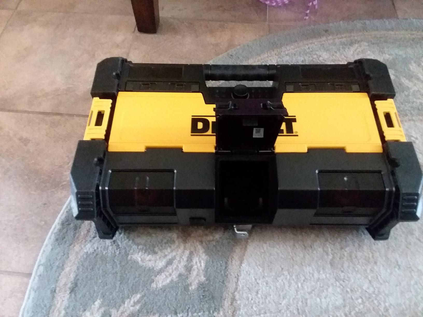 Solid speaker