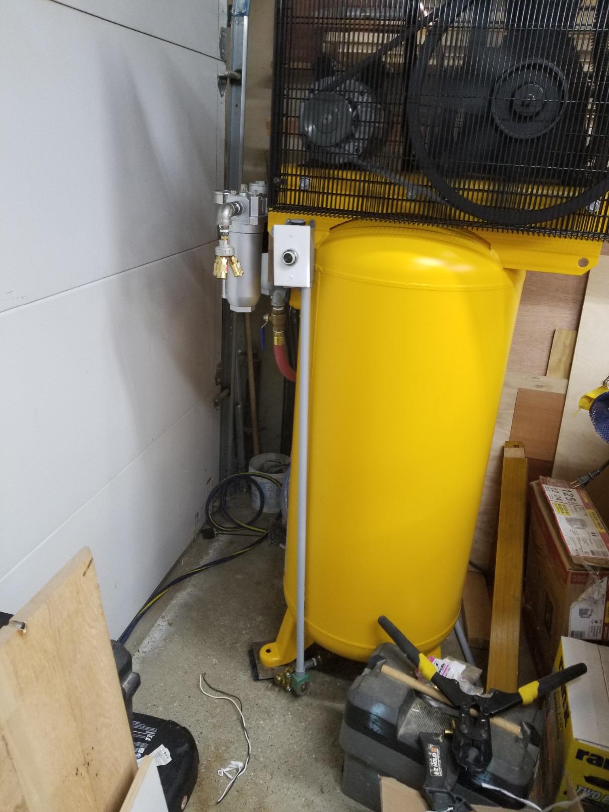 Solid compressor