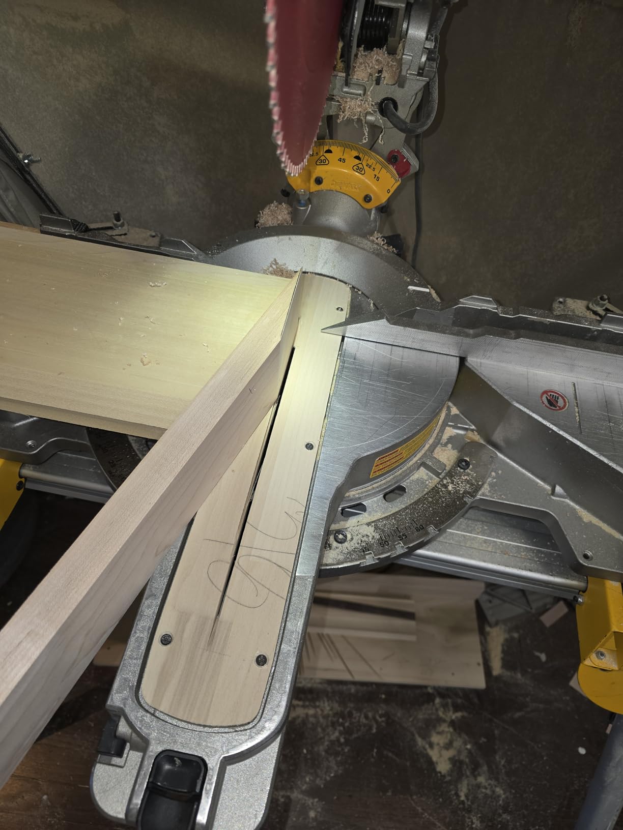 Great saw, lights up the cut line