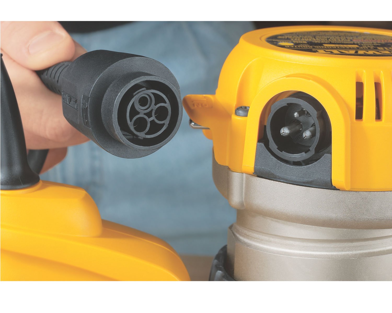 dewalt-dw618k-2-1-4-hp-variable-speed-fixed-base-router image 4
