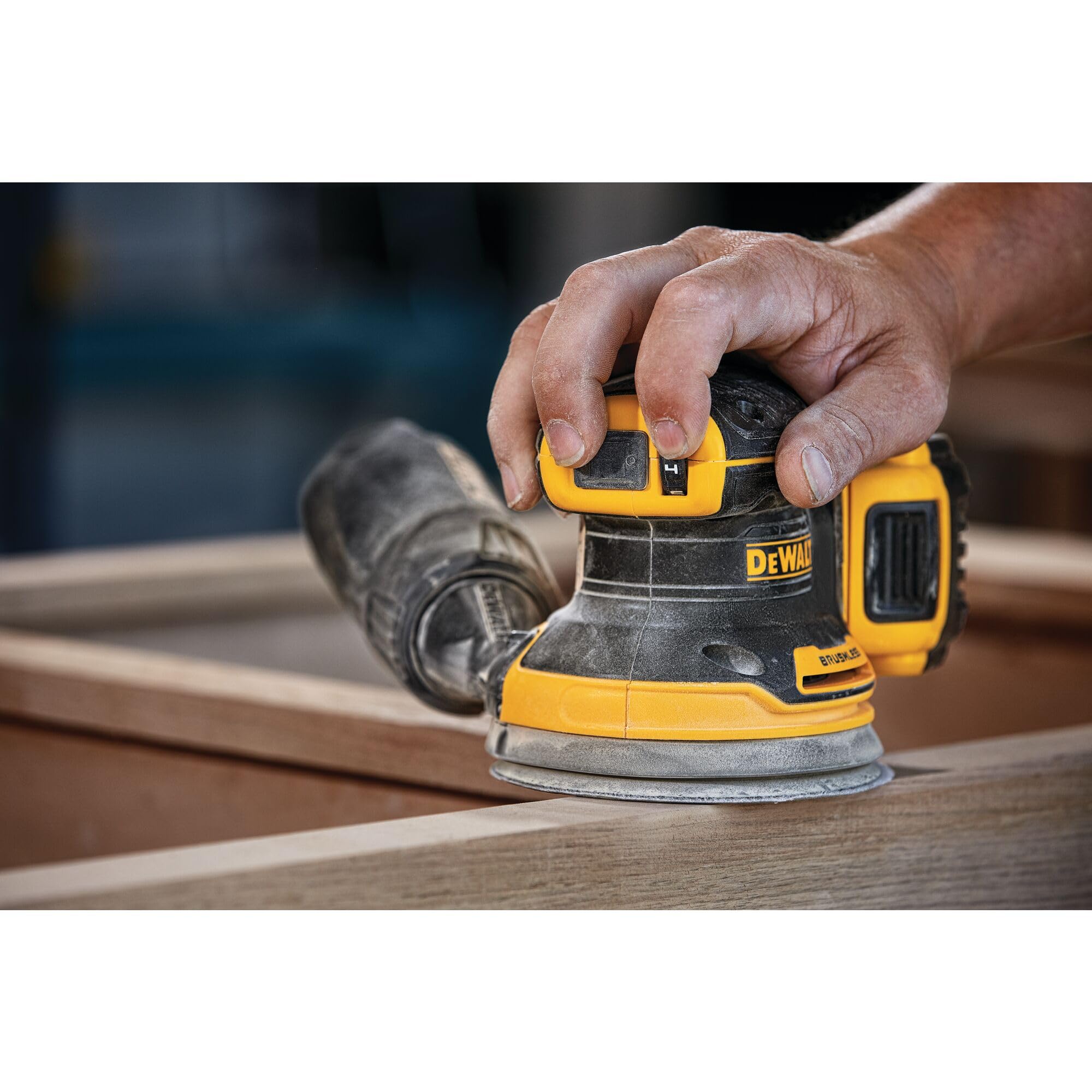 dewalt-dcw210b-20v-max-xr-brushless-random-orbital-sander-tool-only image 7
