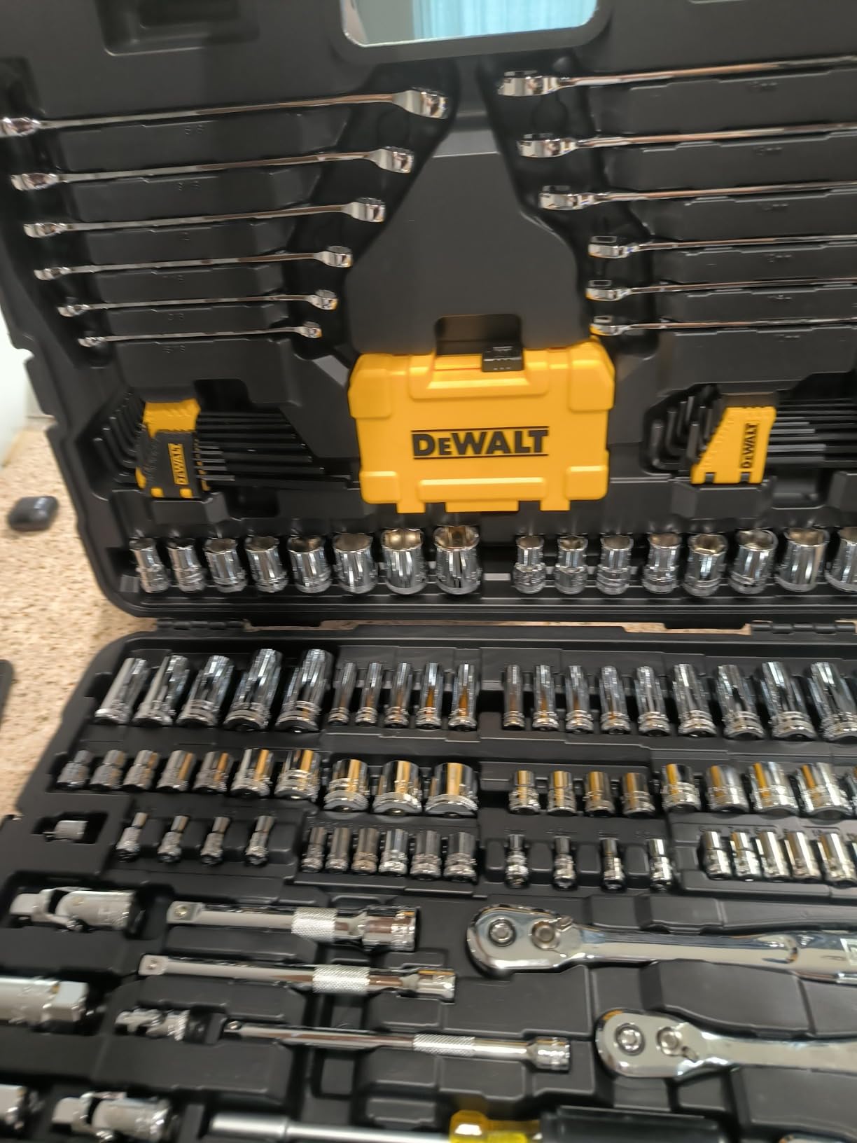 Solid socket set