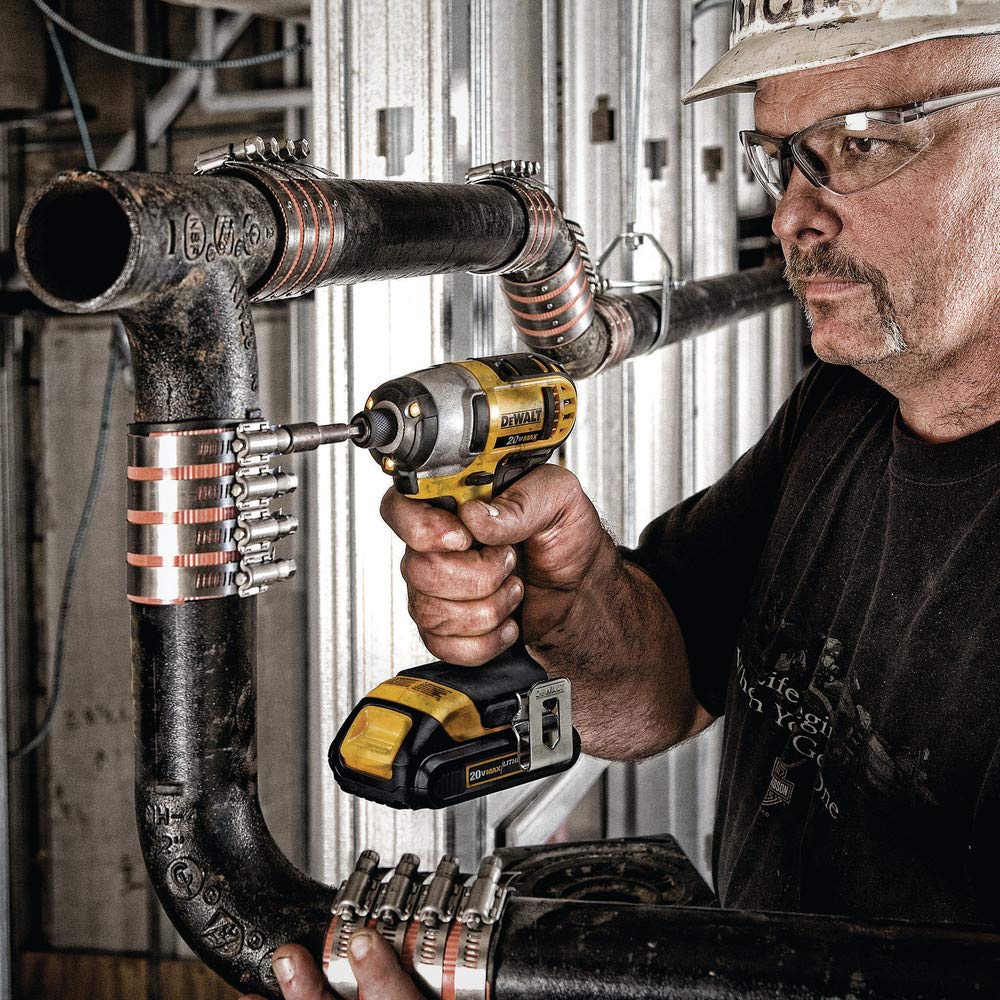 dewalt-dcf885c2-20v-max-lithium-ion-1-4-in-impact-driver-kit-1-5ah image 5