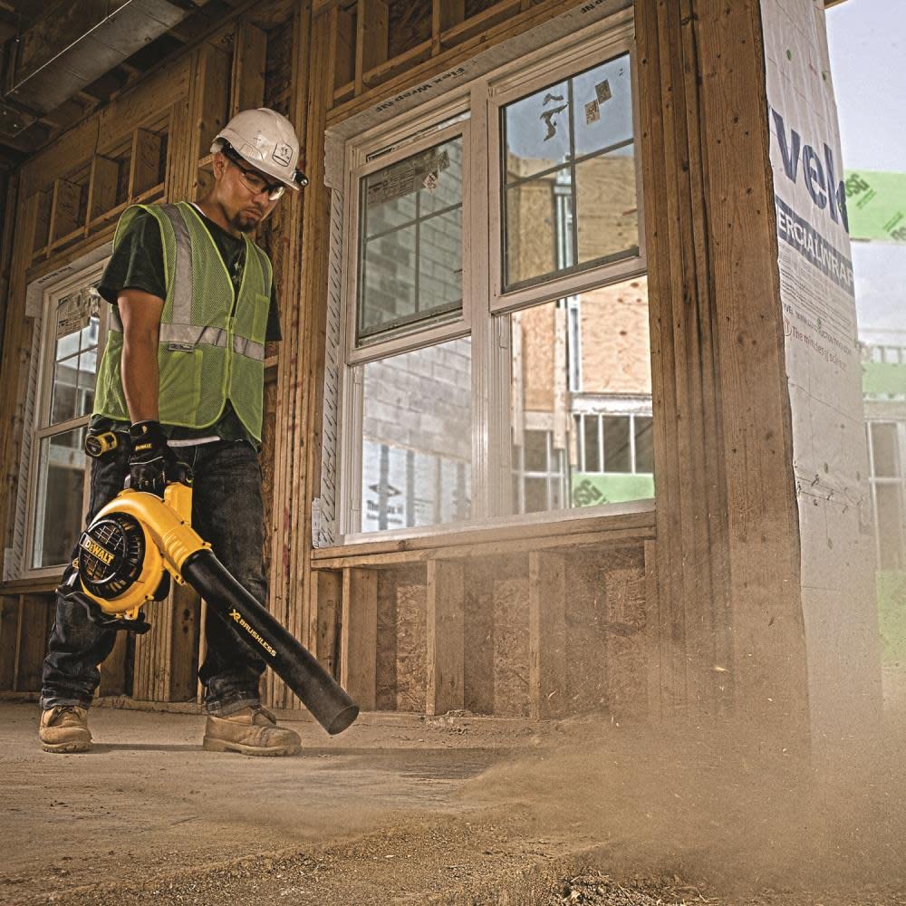 dewalt-dcbl790b-40v-max-xr-brushless-leaf-blower-tool-only image 5