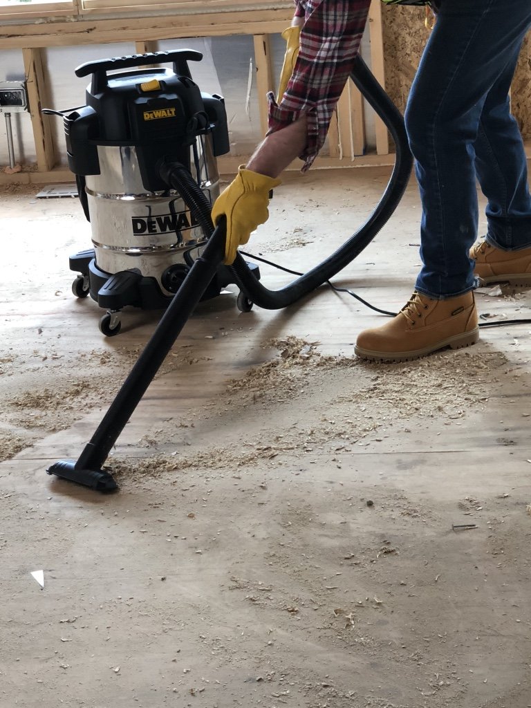 dewalt-10-gallon-stainless-steel-wet-dry-vac-5-0-peak-hp image 4
