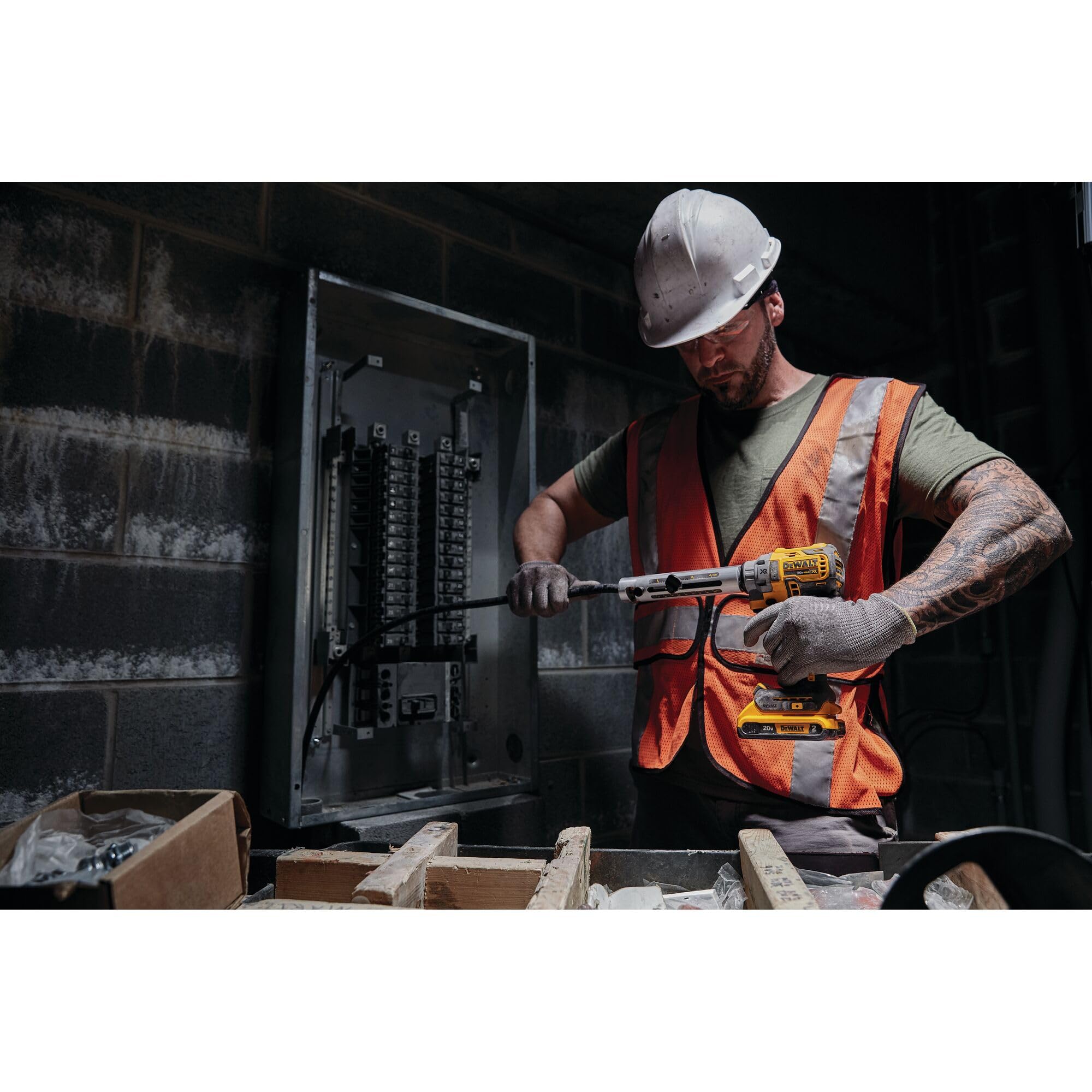 dewalt-20v-max-xr-cable-stripper-dce151b-for-6-awg-to-750-mcm-cu-900-mcm-al-tool image 3