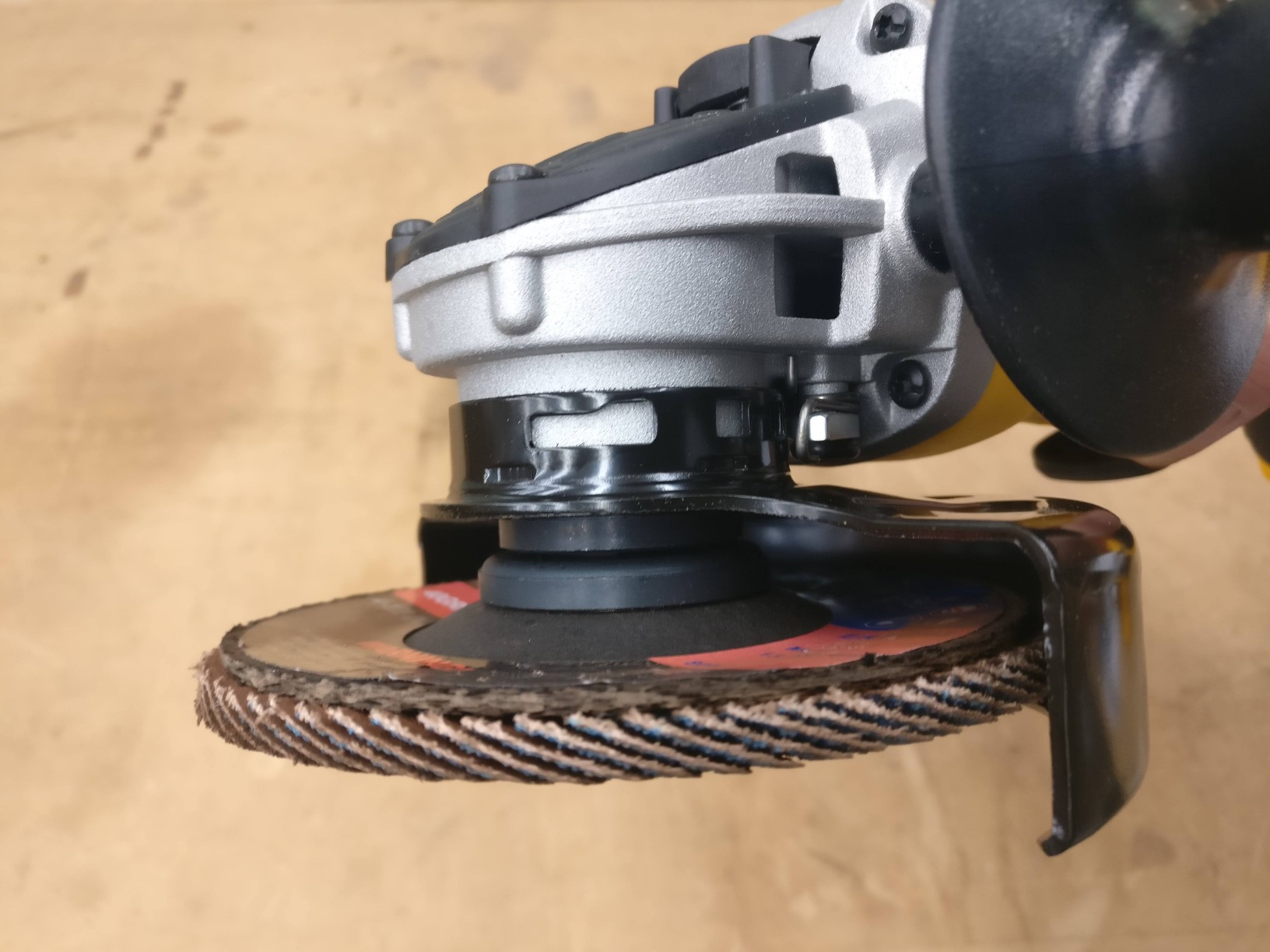 Two tools, one battery