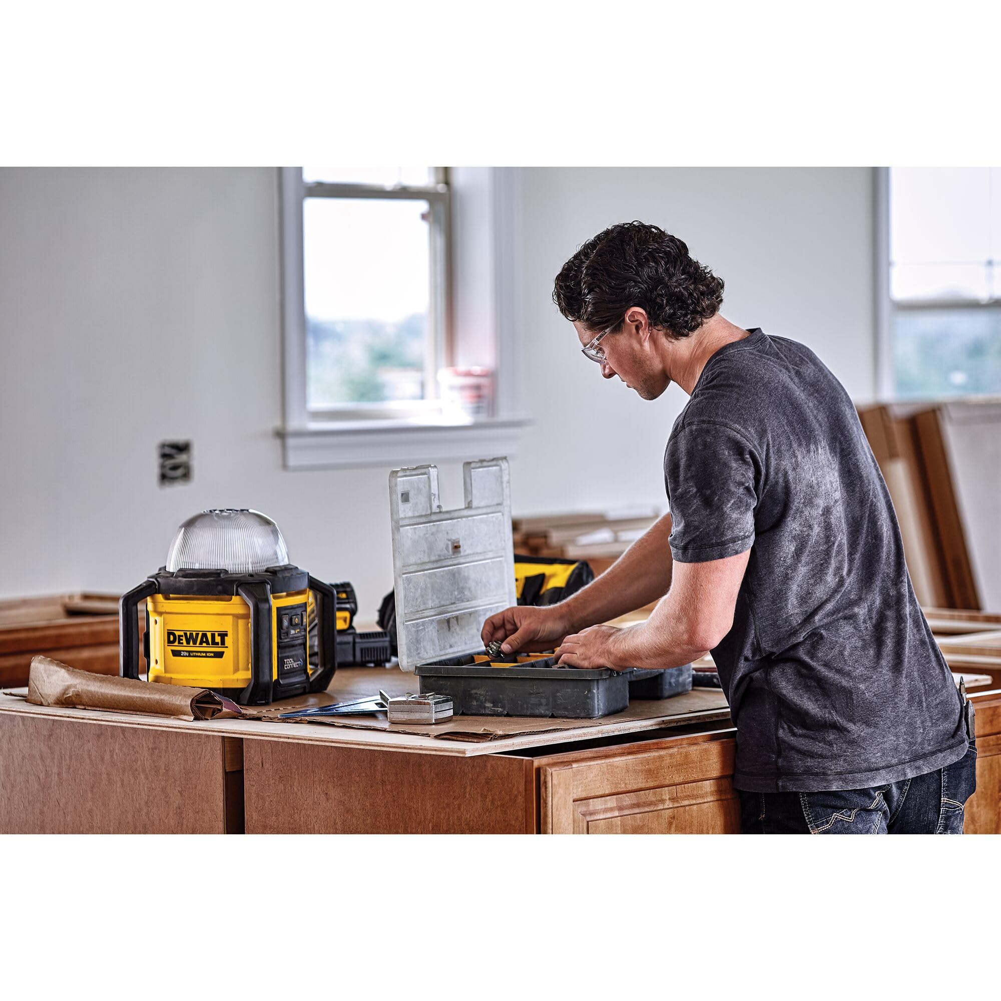dewalt-dcl074-20v-max-cordless-led-work-light image 8