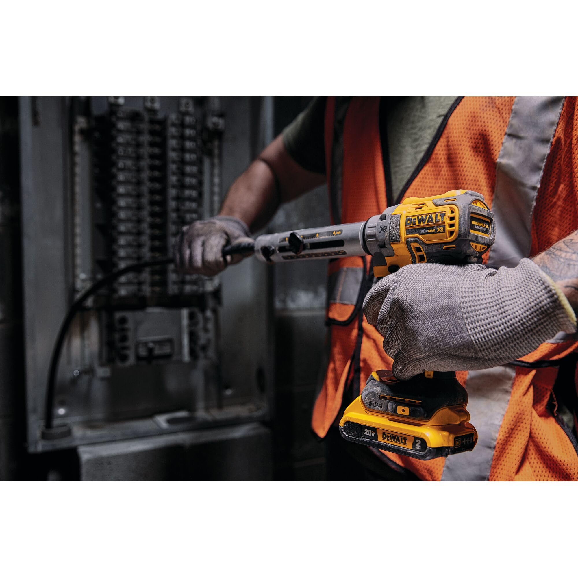 dewalt-20v-max-xr-cable-stripper-dce151b-for-6-awg-to-750-mcm-cu-900-mcm-al-tool image 4
