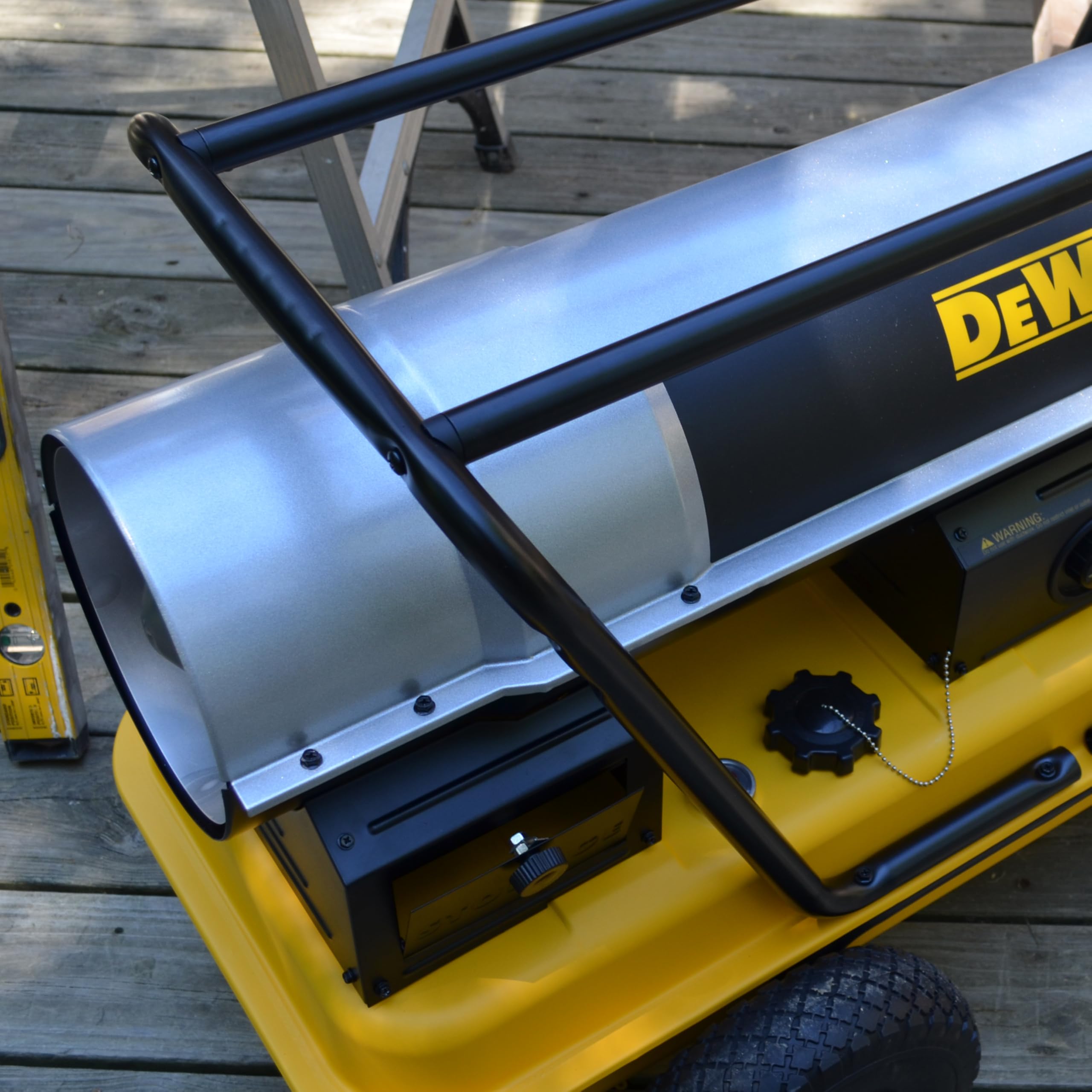 dewalt-dxh190hd-190k-btu-forced-air-kerosene-heater-with-roll-cage image 2