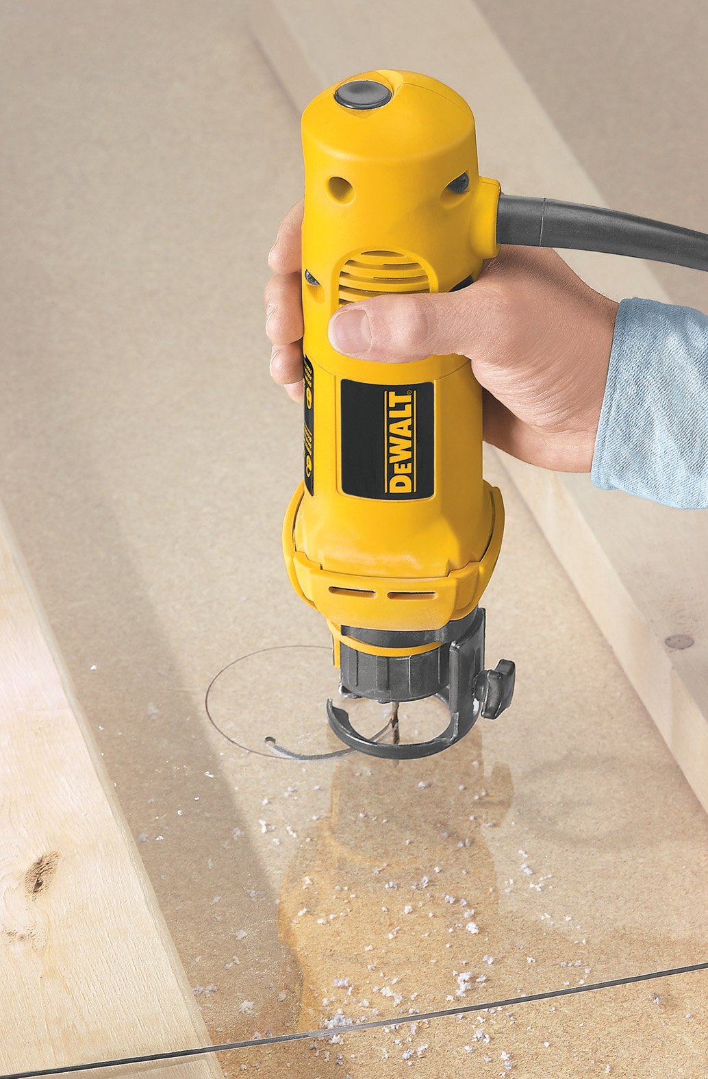 dewalt-dw660-5-amp-corded-rotary-saw-with-1-8-and-1-4-collets image 6