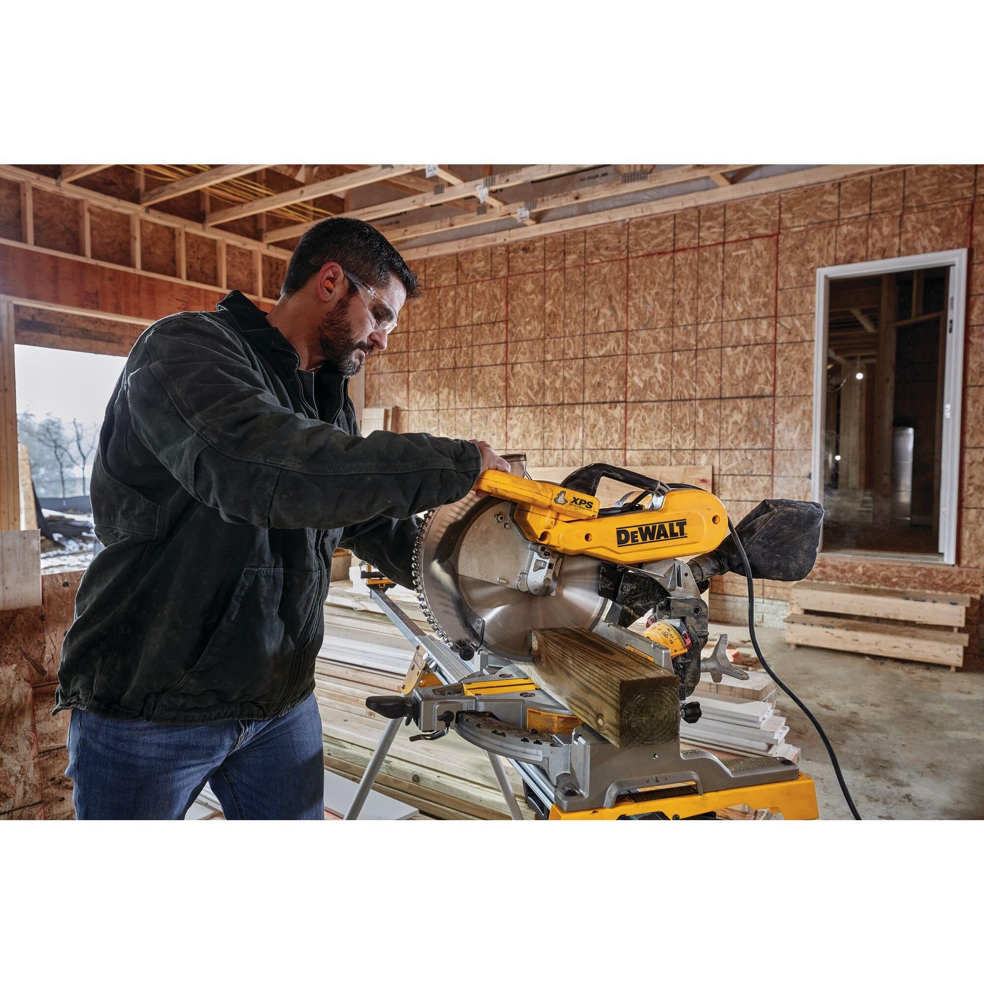 dewalt-12-inch-double-bevel-compound-miter-saw-with-xps-cutline-dws716xps-15-amp image 7