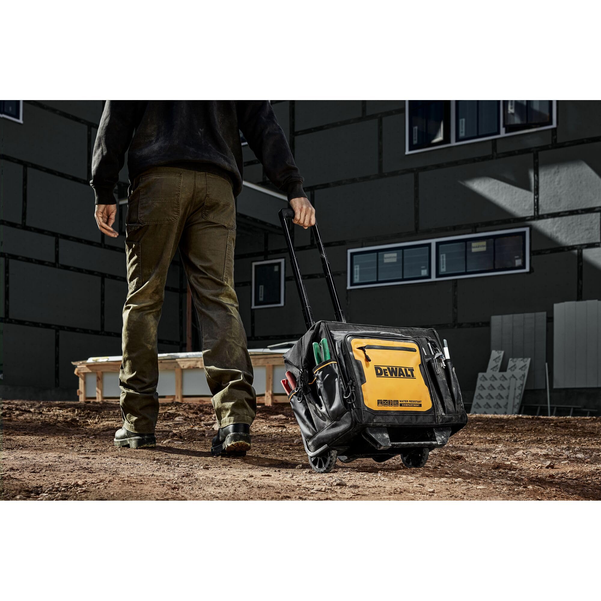 dewalt-18-inch-pro-rolling-tool-bag-with-27-pockets-dwst560107 image 8