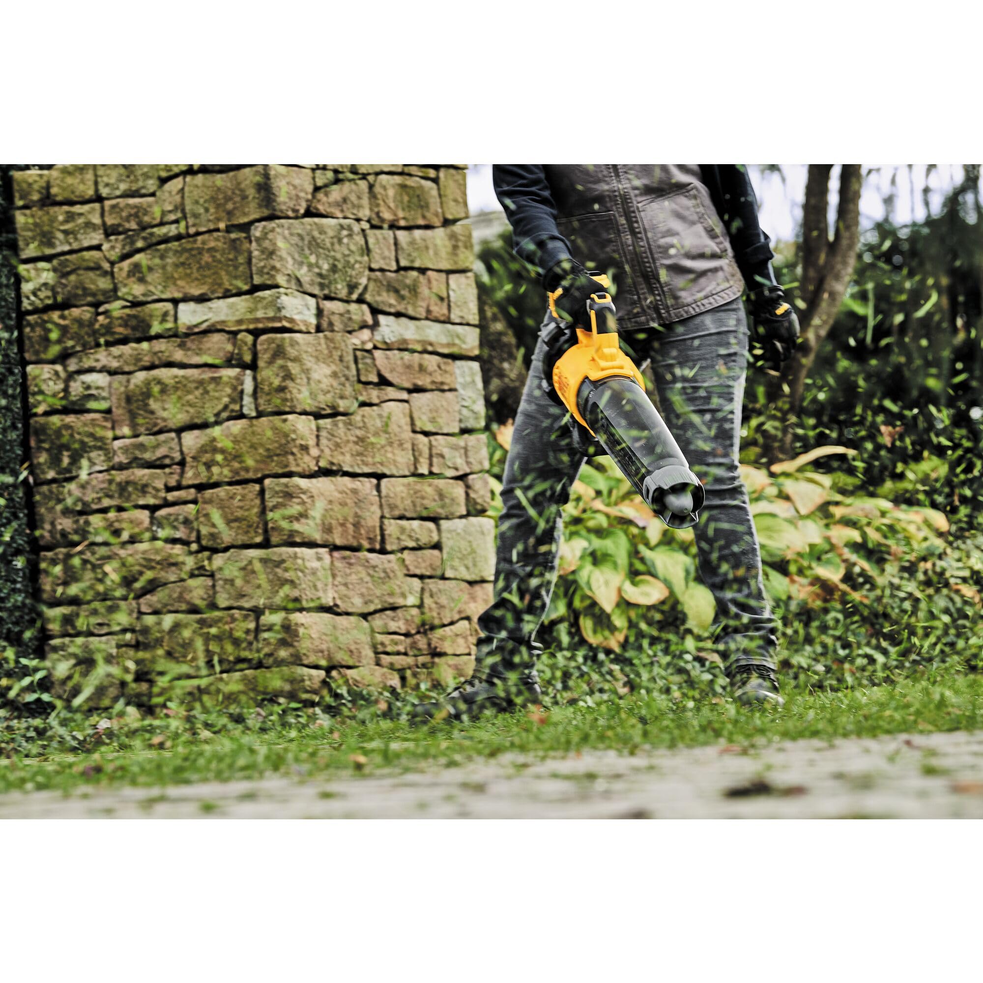 dewalt-dcbl722b-20v-max-xr-cordless-handheld-leaf-blower-450-cfm-125-mph-tool-on image 2