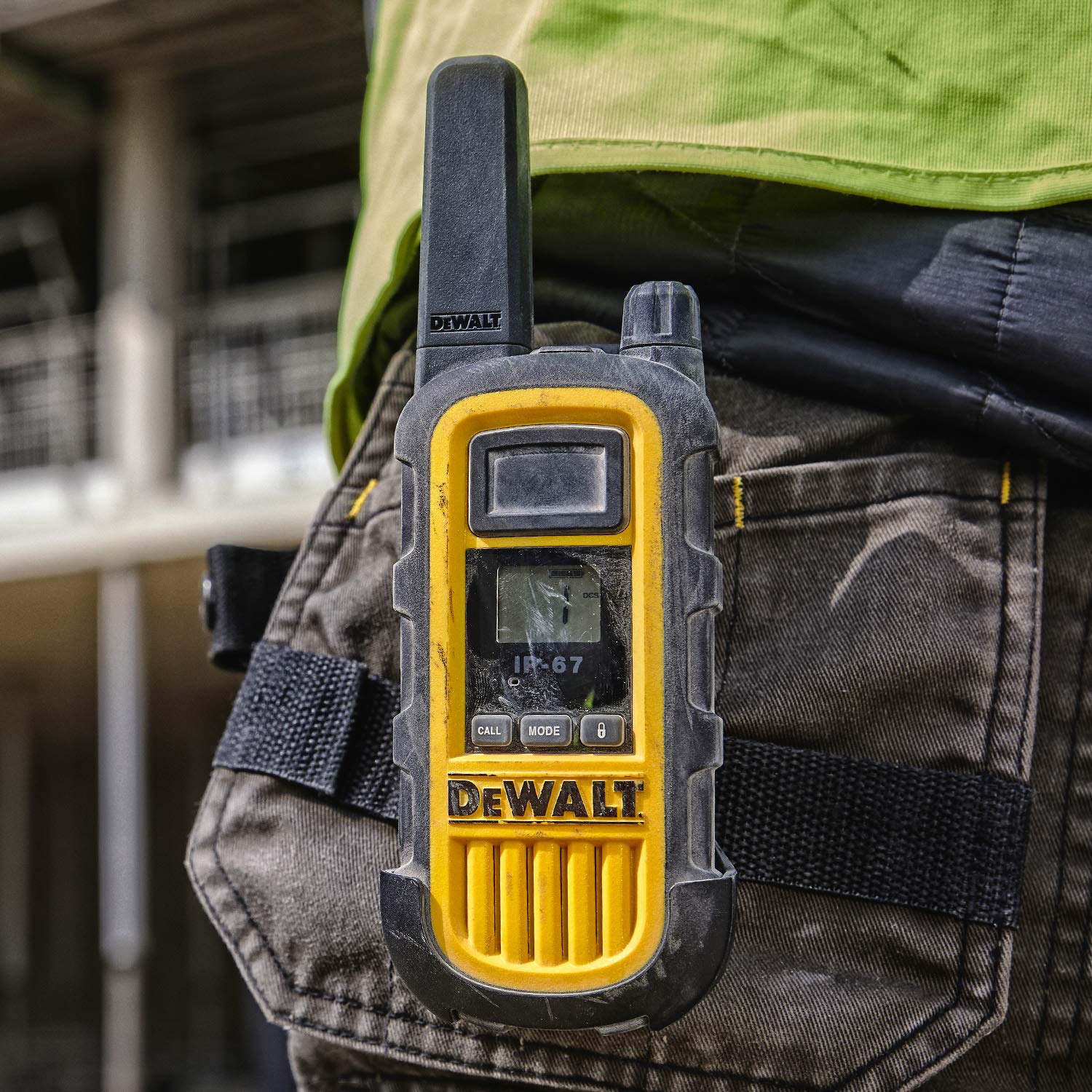 dewalt-dxfrs800-2-watt-rechargeable-two-way-radio-2-pack-with-remote-speaker-mic image 3