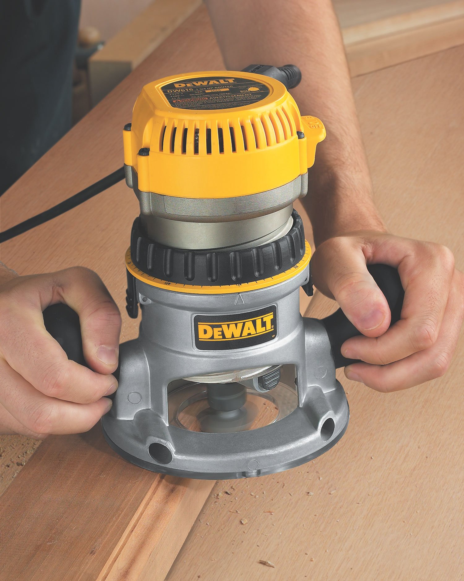 dewalt-dw618k-2-1-4-hp-variable-speed-fixed-base-router image 3