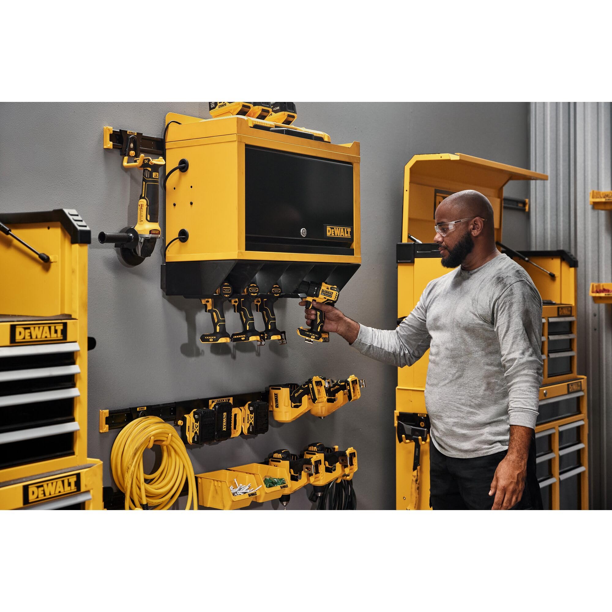 dewalt-dwst82813-plastic-bins-2-pack-10-lb-capacity-each image 2
