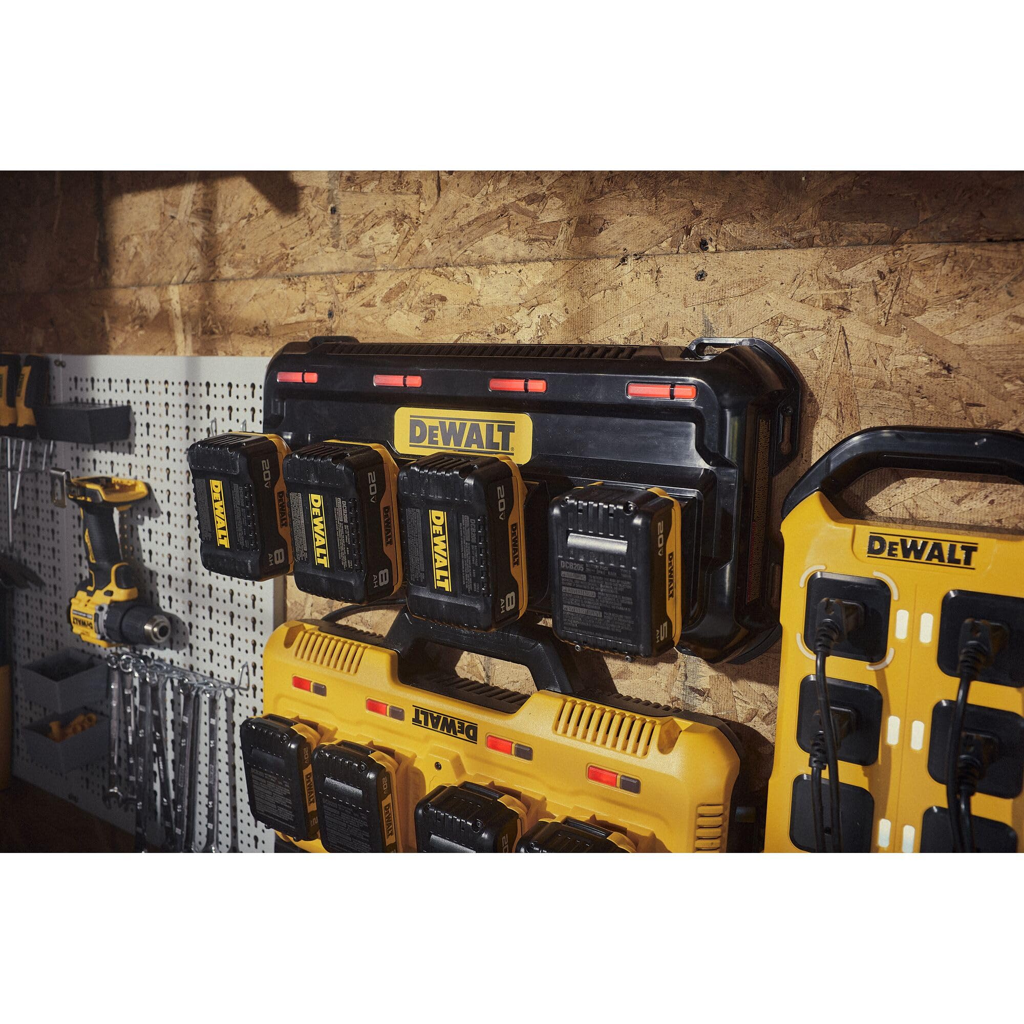 dewalt-dcb1404-4-amp-multiport-fast-charger-for-12v-max-20v-max-and-flexvolt-bat image 8