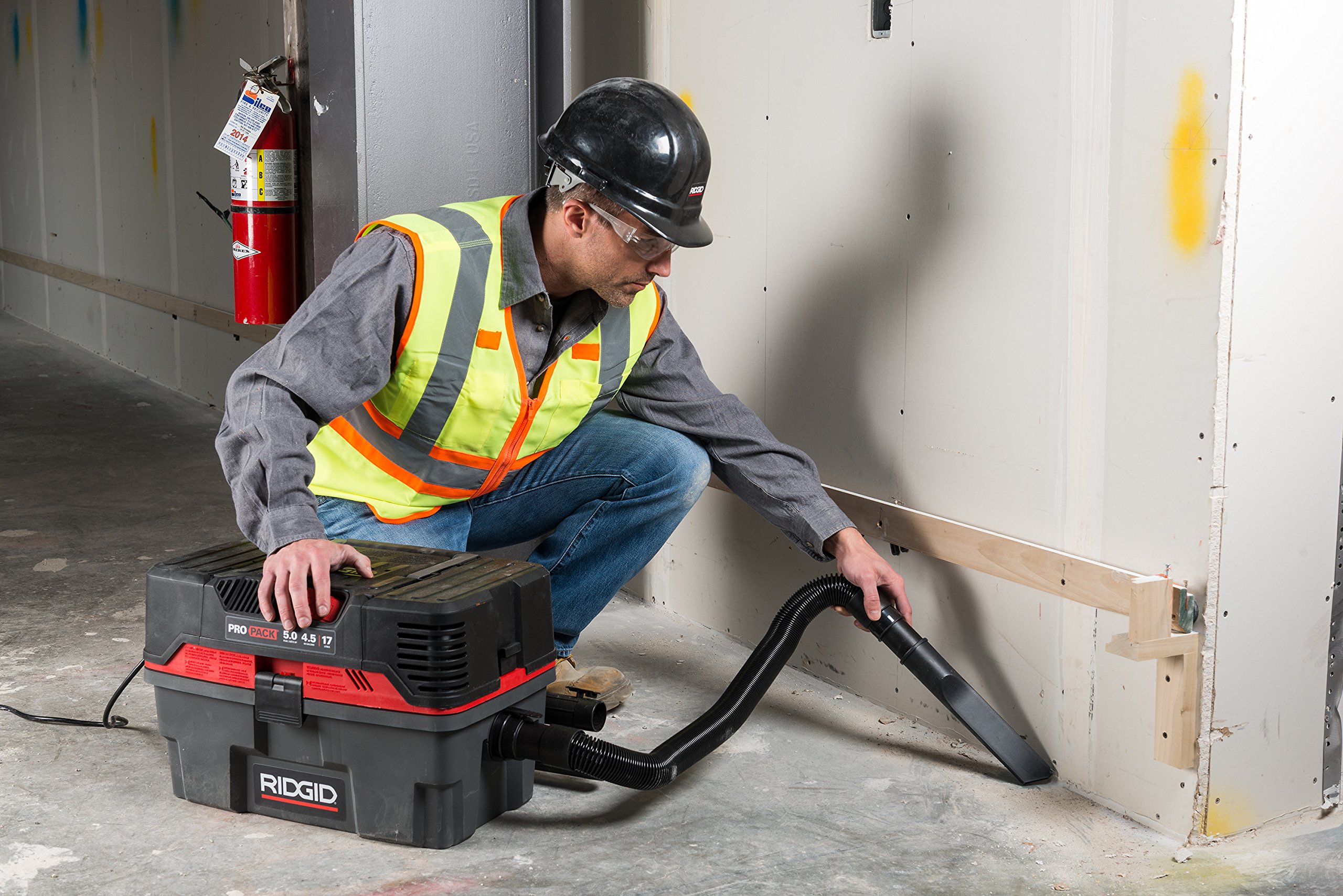 ridgid-50318-4500rv-propack-4-5-gallon-wet-dry-shop-vacuum-5-0-peak-hp image 7