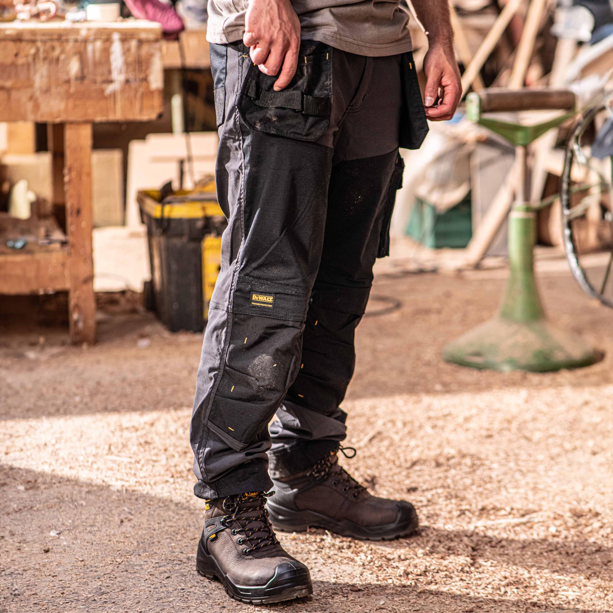 dewalt-memphis-men-s-pro-stretch-regular-fit-utility-cargo-work-pants-with-holst image 2